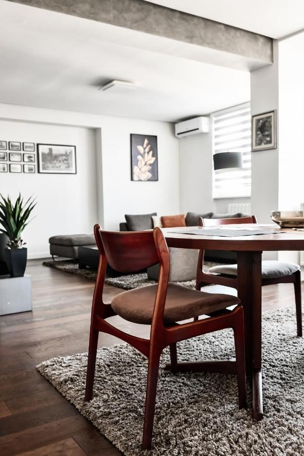 2 Bedroom Penthouse In City Center, Free Parking SJJ Extérieur photo
