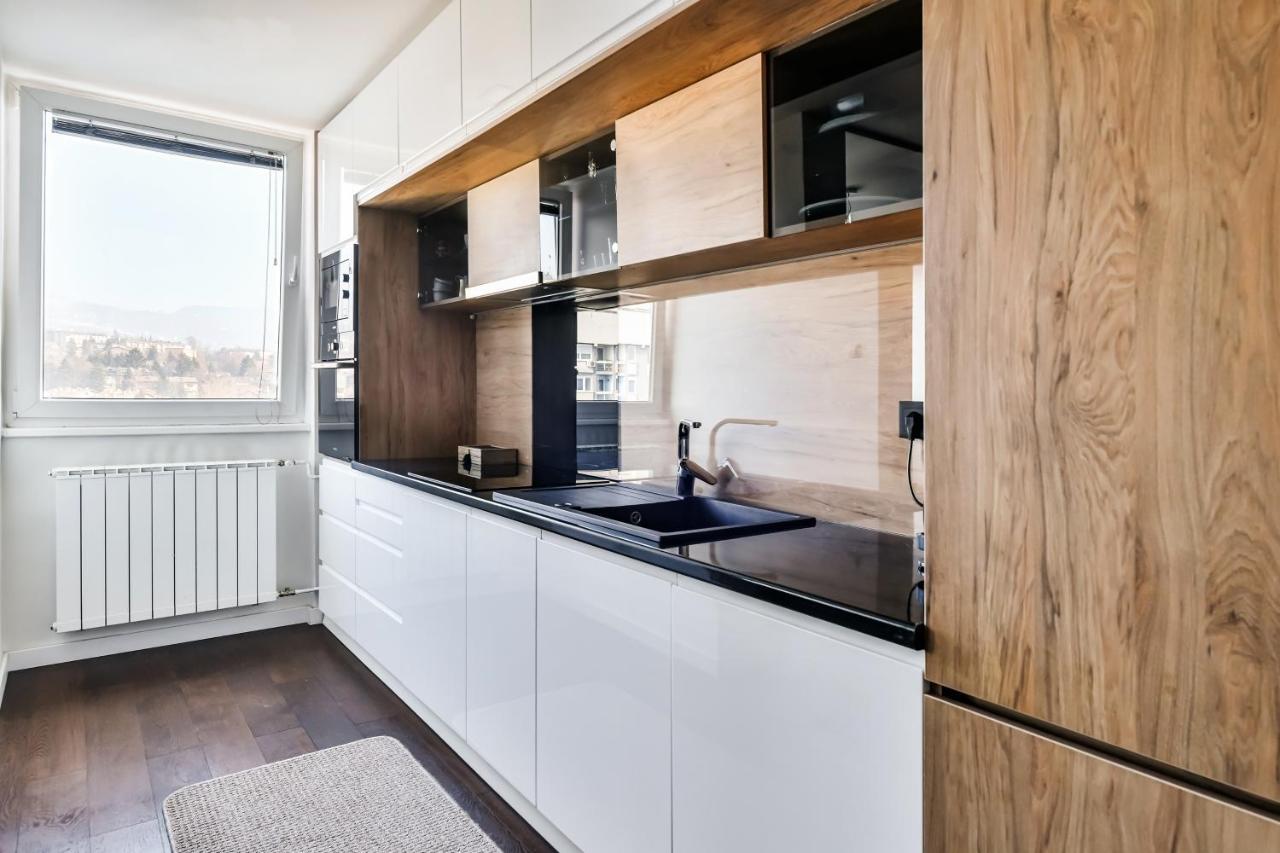 2 Bedroom Penthouse In City Center, Free Parking SJJ Extérieur photo