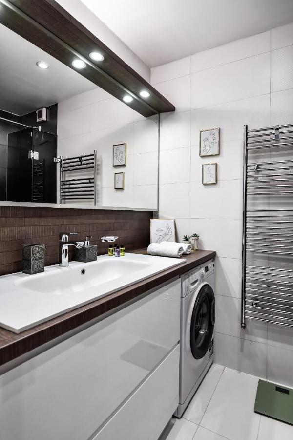 2 Bedroom Penthouse In City Center, Free Parking SJJ Extérieur photo