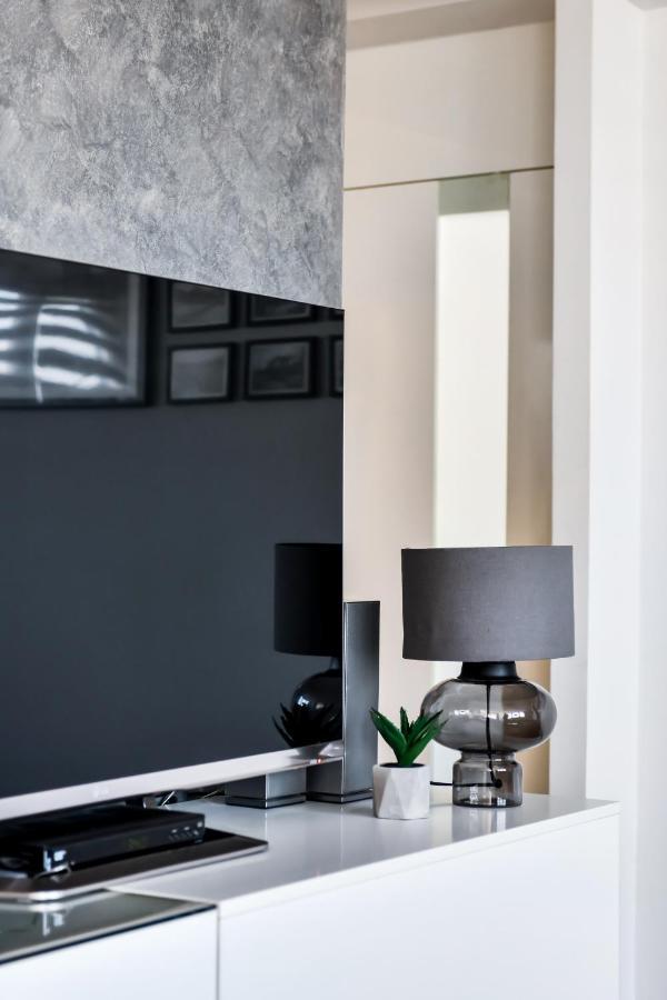 2 Bedroom Penthouse In City Center, Free Parking SJJ Extérieur photo